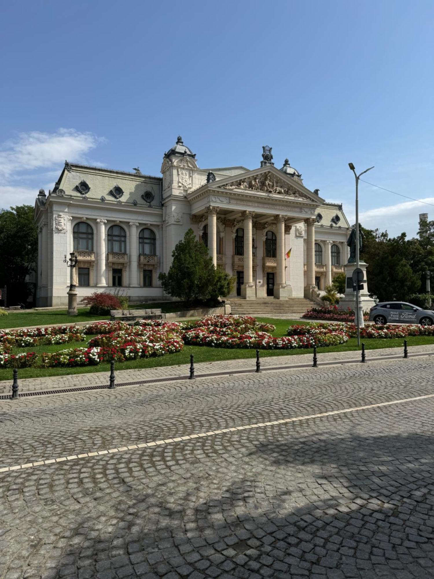 Iasi Ultra Central Apartment Self Check-In Buitenkant foto