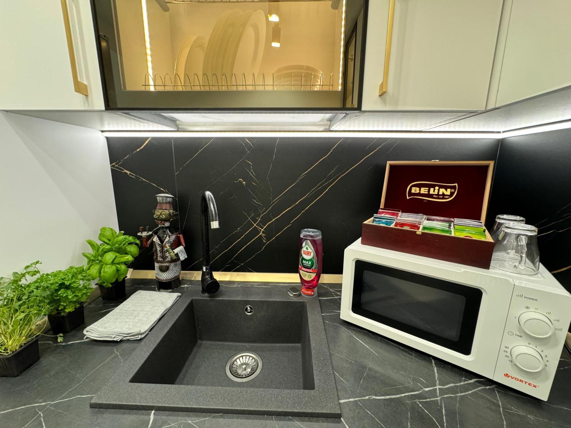 Iasi Ultra Central Apartment Self Check-In Buitenkant foto